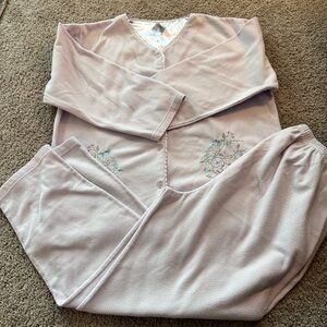 Premier Intimates Women’s  2 Piece PJ Set Embroidered Flowers
XL
